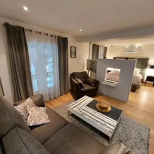 https://la-suite-des-arcades.hotels-rhonealpes.com