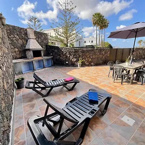 https://apartamento-catayfa-teguise-lanzarote.in-canary-islands.com